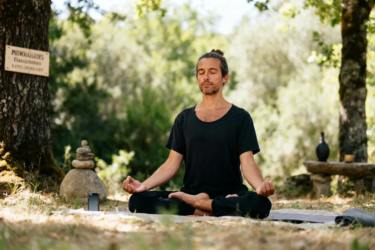 Définition de méditation : bienfaits, techniques et pratique